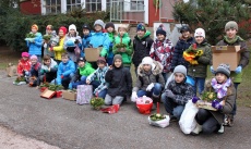 Výroba vánočních svícnů ve Floristické škole - 4.C