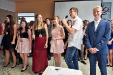 Odkaz na všechny fotografie rozloučení deváťáků se školou